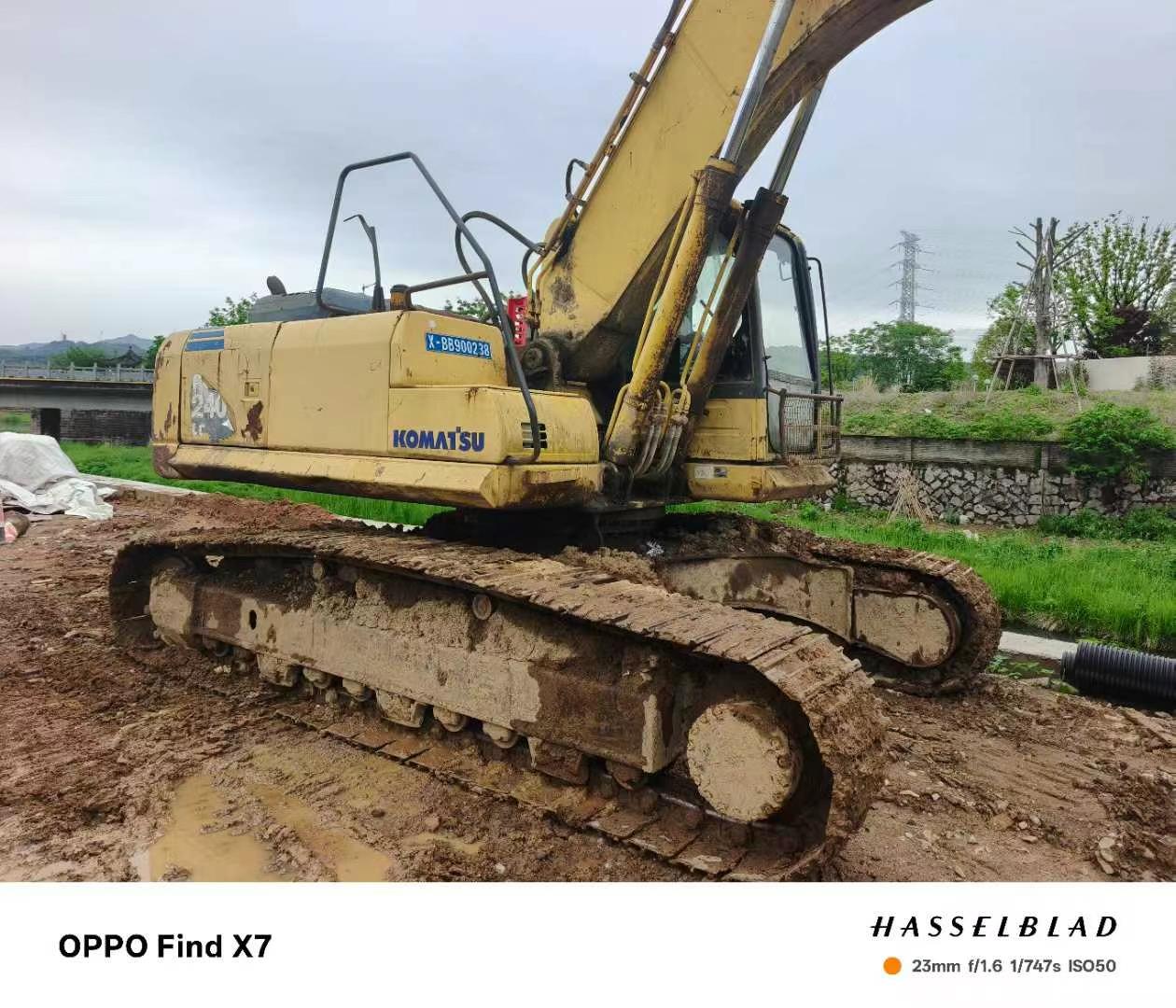 Buy Komatsu PC240LC-8 Used Excavator / 1