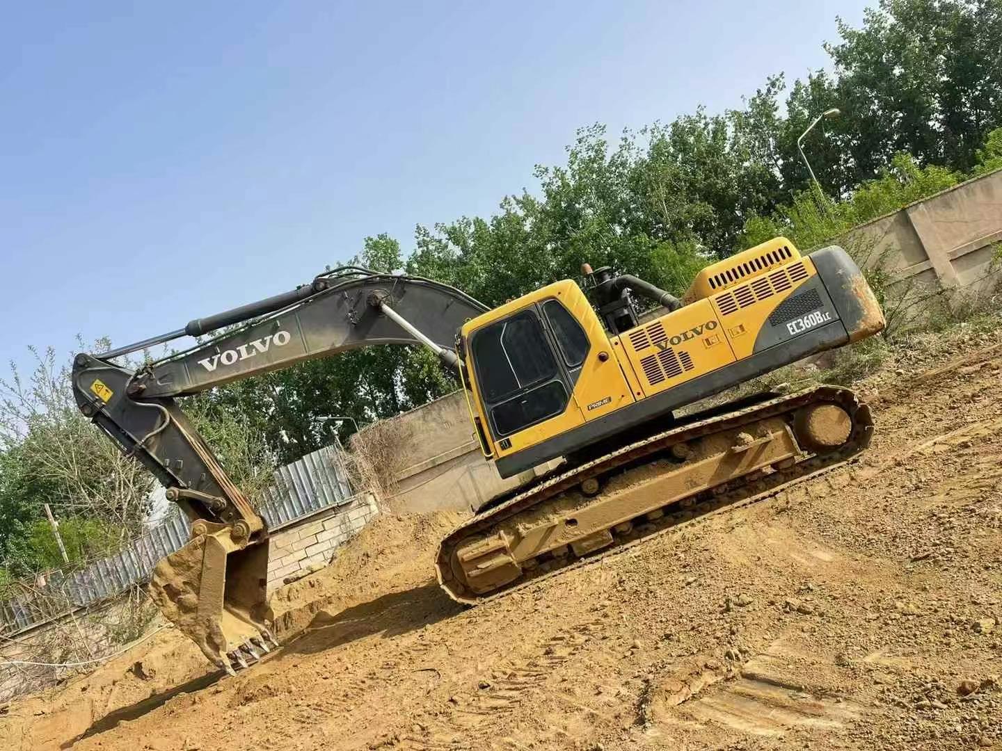 Buy Volvo EC60 Used Excavator / 1