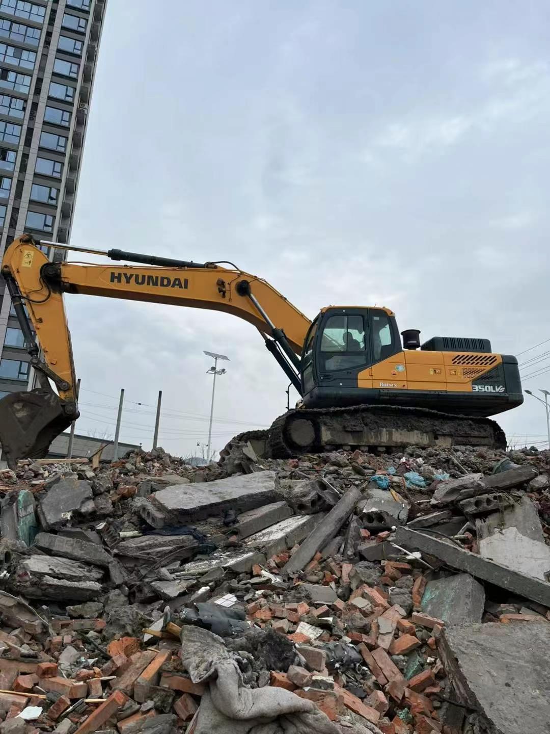 Buy Hyundai 350LC-9V Used Excavator / 8 Used Hyundai 350LC-9V Excavator 2020 Model / 8