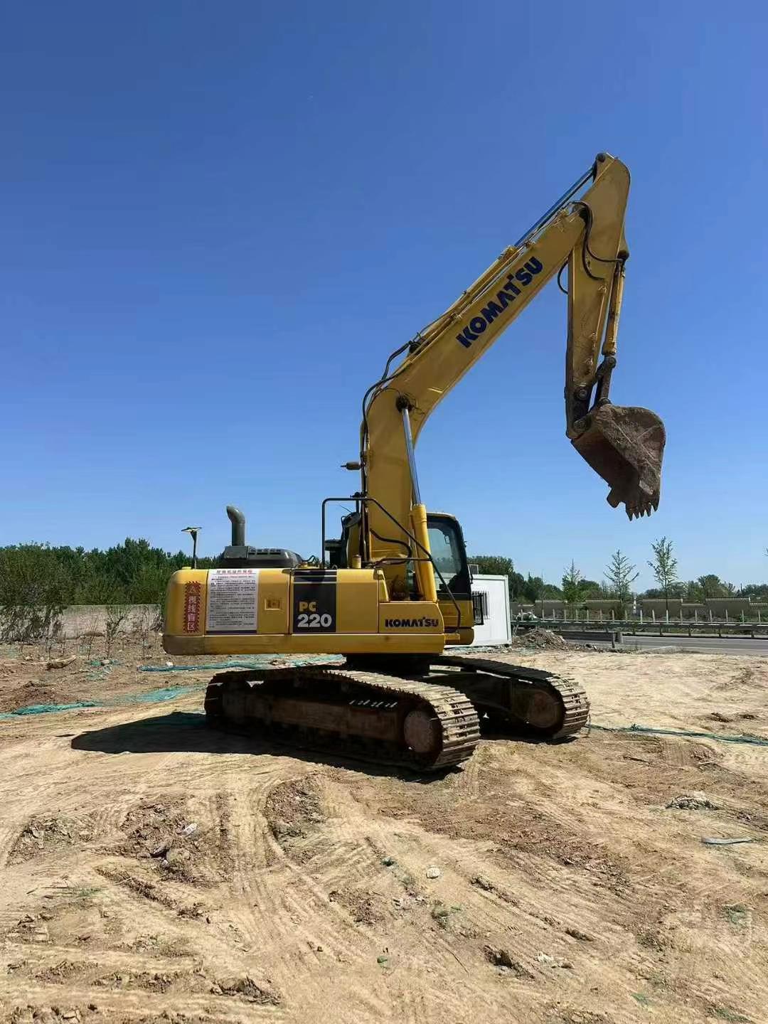 Buy Komatsu PC220 Used Excavator / 4 Used Komatsu PC220 Excavator 2016 Model / 4