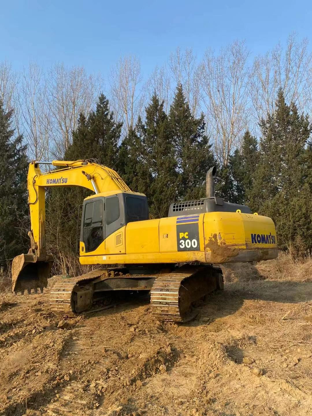 Buy Komatsu PC300 Used Excavator / 1
