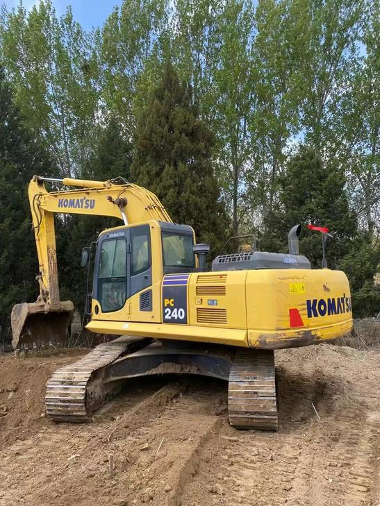 Buy Komatsu PC240-11M0 Used Excavator / 1