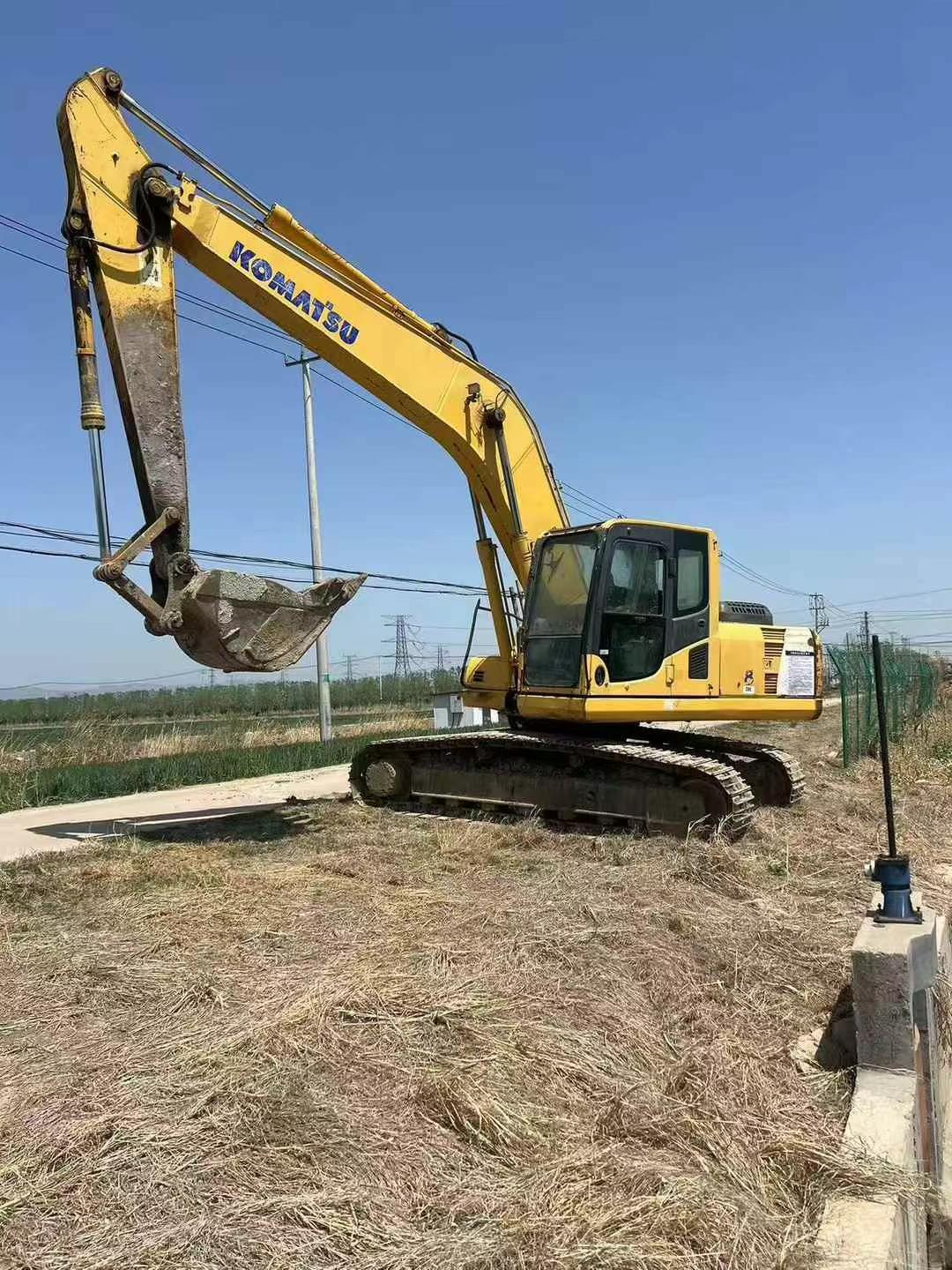 Buy Komatsu PC200-8 Used Excavator / 1