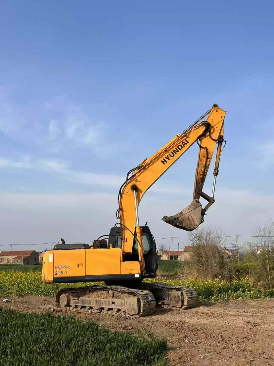 Buy Hyundai R215-7 Used Excavator / 3 Used Hyundai R215-7 Excavator 2011 Model / 3
