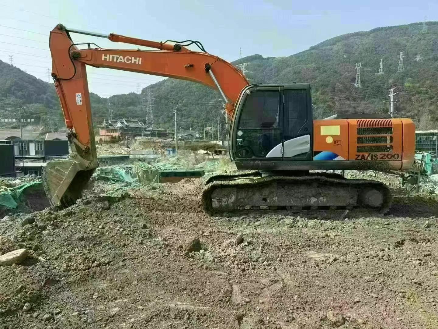Buy Hitachi ZAXIS200 Used Excavator / 1