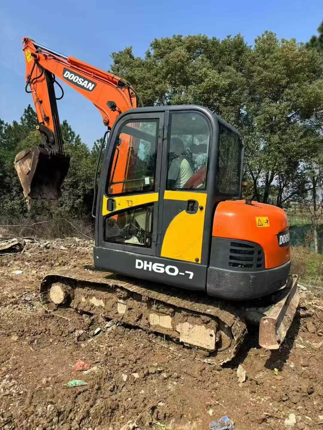 Buy Doosan DX60 Used Excavator / 1
