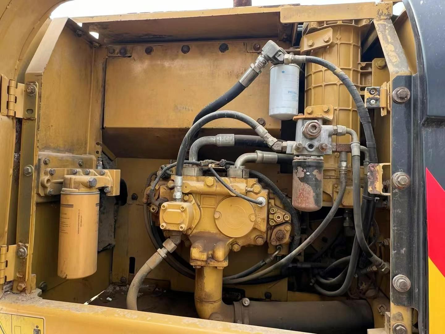 Buy Caterpillar 320D Used Excavator / 6 Used Caterpillar 320D Excavator 2016 Model / 6