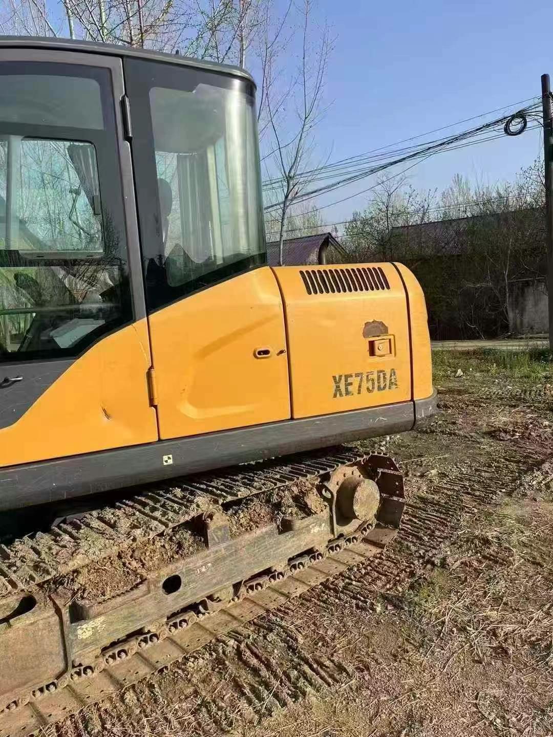 Buy XCMG XE3000 Used Excavator / 1