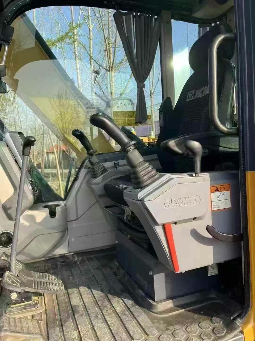 Buy XCMG XE3000 Used Excavator / 8 Used XCMG XE3000 Excavator 2020 Model / 8