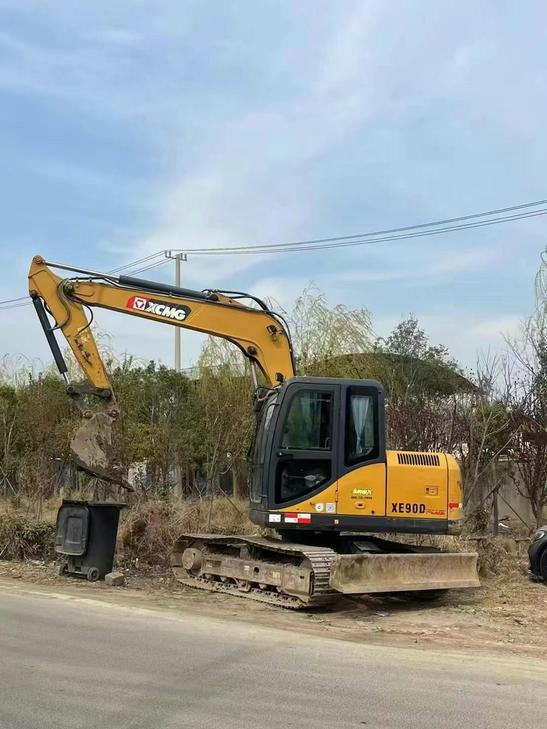 Buy XCMG XE230 Used Excavator / 1