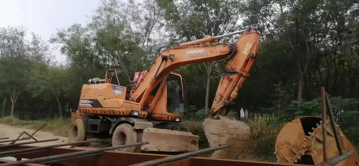 Buy Doosan DX15 Used Excavator / 1