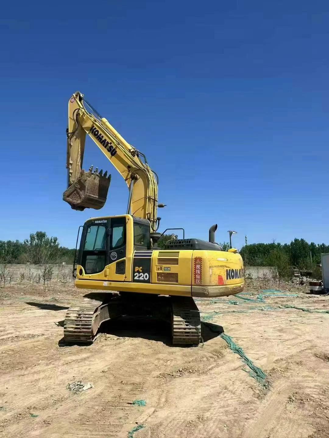 Buy Komatsu PC220 Used Excavator / 6 Used Komatsu PC220 Excavator 2016 Model / 6