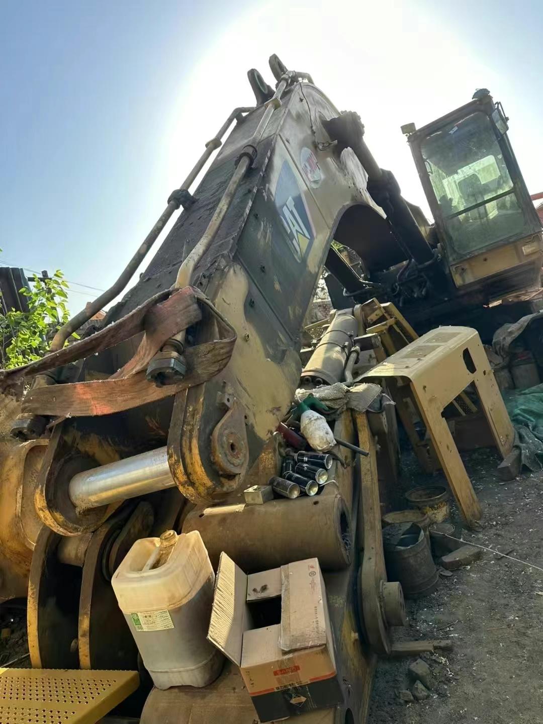 Buy Caterpillar 374F Used Excavator / 1