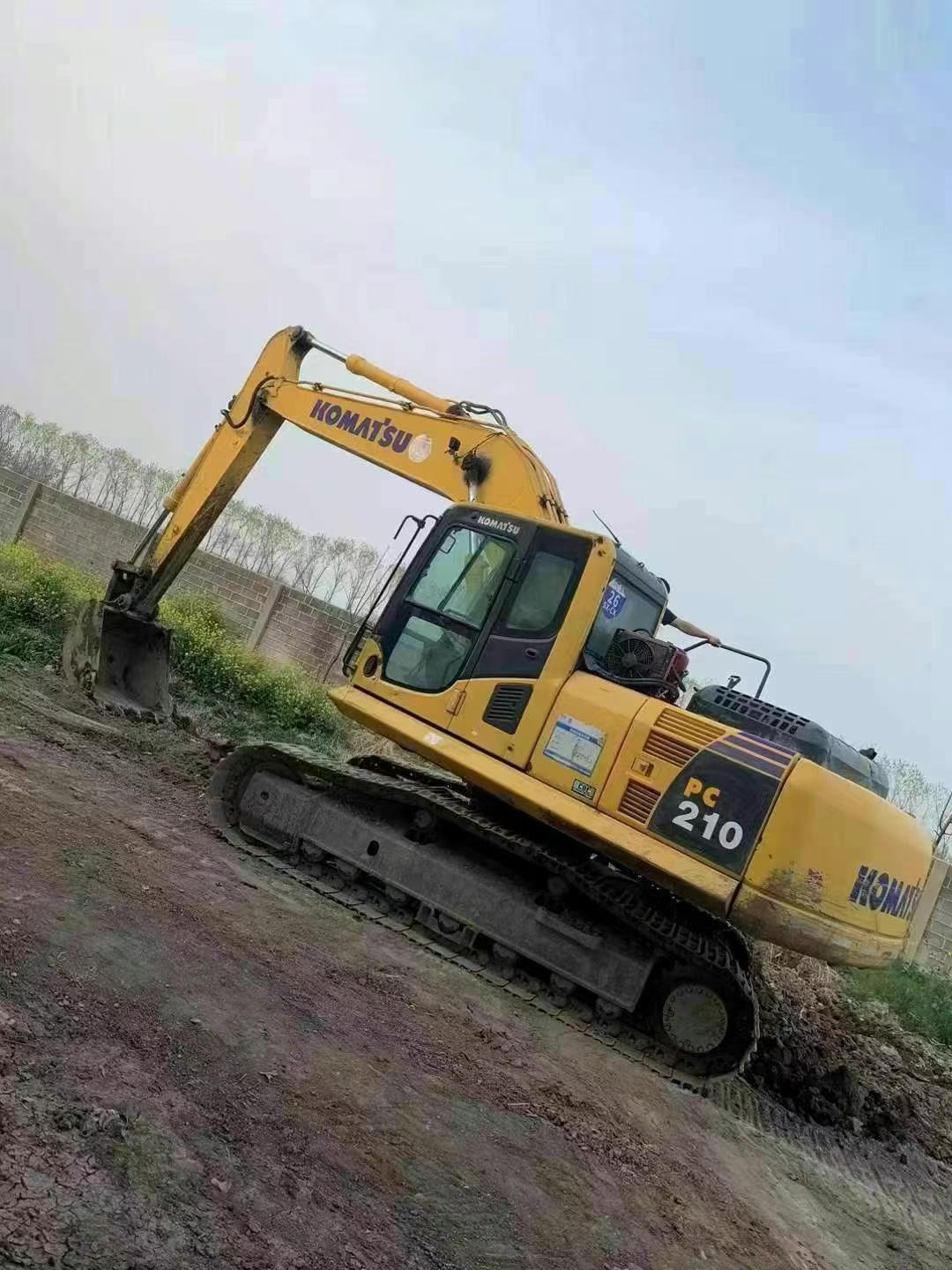 Buy Komatsu PC210-8 Used Excavator / 1