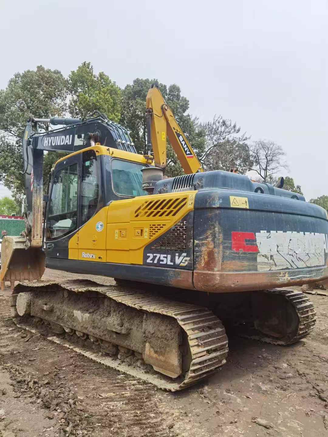 Buy Hyundai R225LVS Used Excavator / 2 Used Hyundai R225LVS Excavator 2021 Model / 2