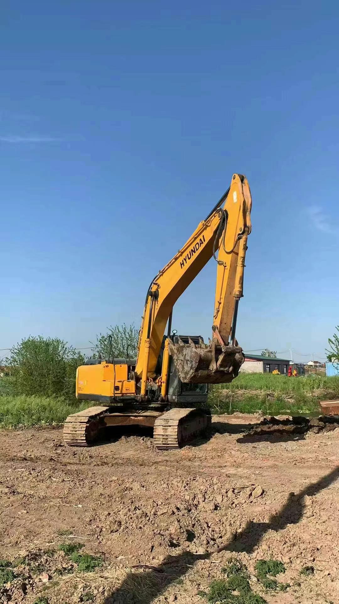 Buy Hyundai R225-7 Used Excavator / 8 Used Hyundai R225-7 Excavator 2012 Model / 8