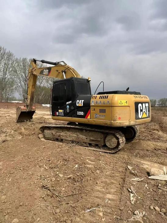 Buy Caterpillar 320D Used Excavator / 1