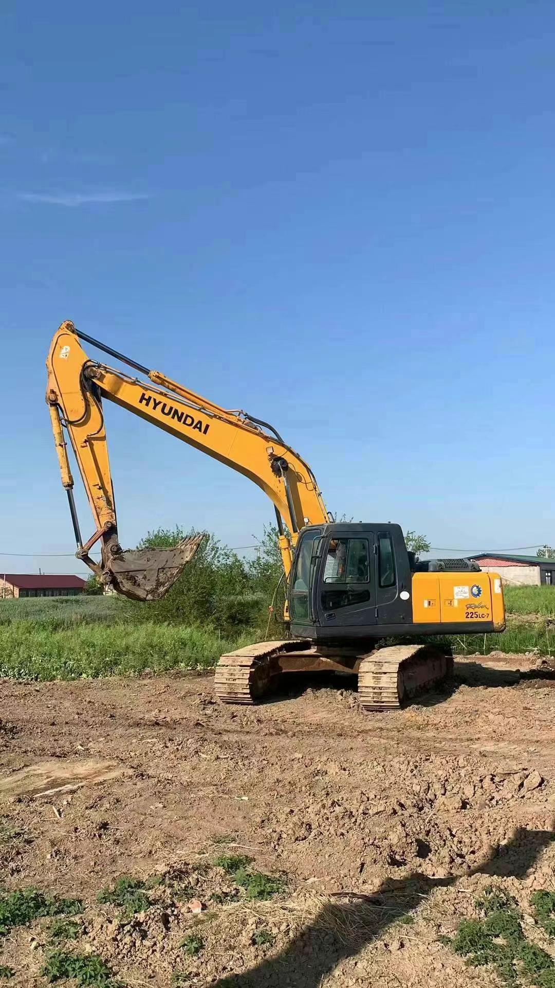 Buy Hyundai R225-7 Used Excavator / 6 Used Hyundai R225-7 Excavator 2012 Model / 6