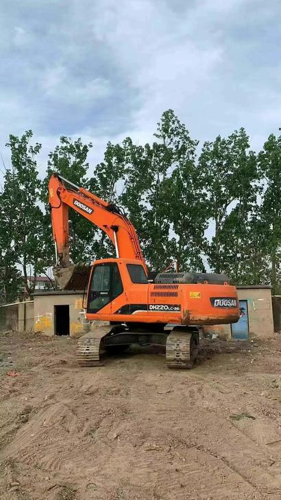 Buy Doosan DH220 Used Excavator / 1