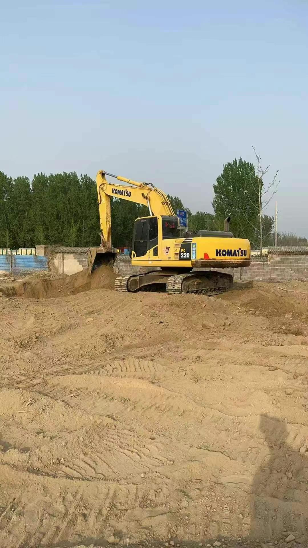 Buy Komatsu PC220 Used Excavator / 2 Used Komatsu PC220 Excavator 2016 Model / 2