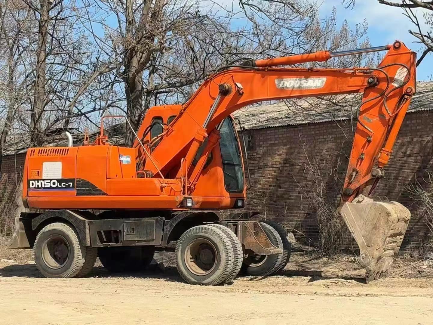 Buy Doosan DX15 Used Excavator / 2 Used Doosan DX15 Excavator 2011 Model / 2