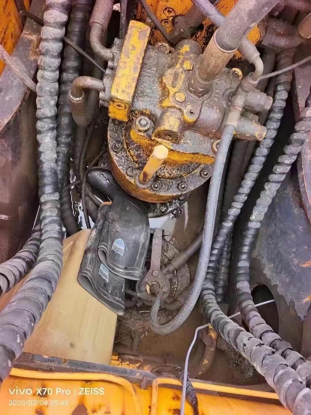 Buy Hyundai R215-7 Used Excavator / 4 Used Hyundai R215-7 Excavator 2010 Model / 4