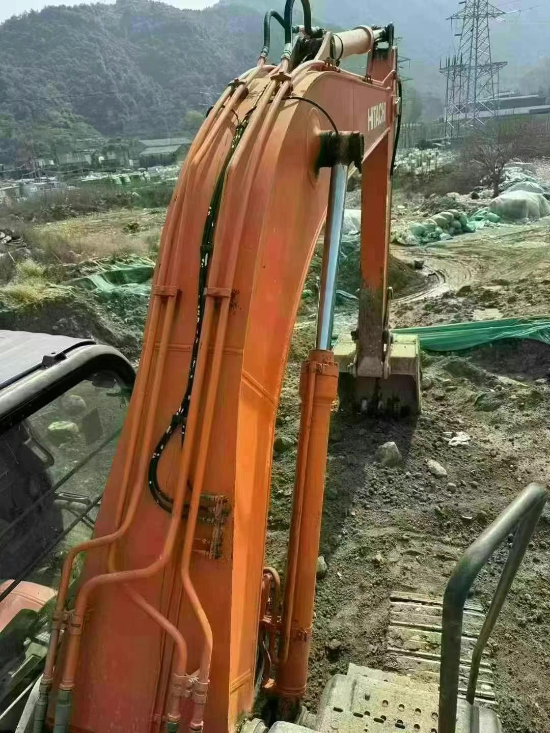 Buy Hitachi ZAXIS200 Used Excavator / 8 Used Hitachi ZAXIS200 Excavator 2016 Model / 8
