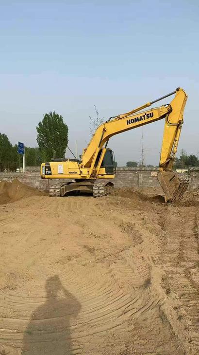Buy Komatsu PC220 Used Excavator / 1