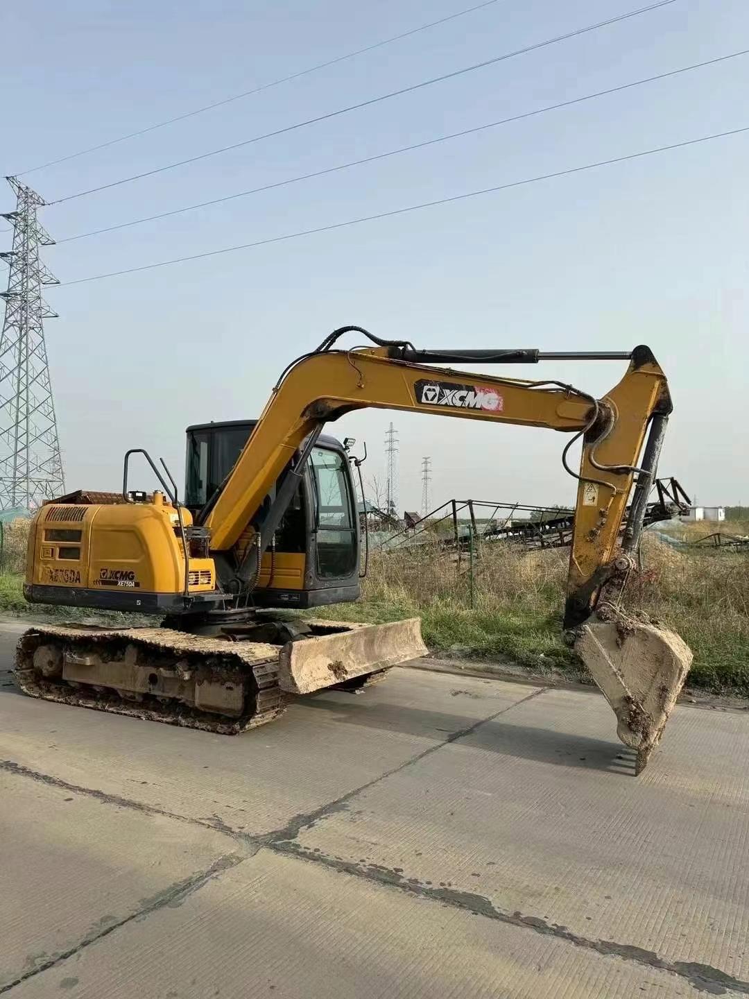 Buy XCMG XE75WD Used Excavator / 1