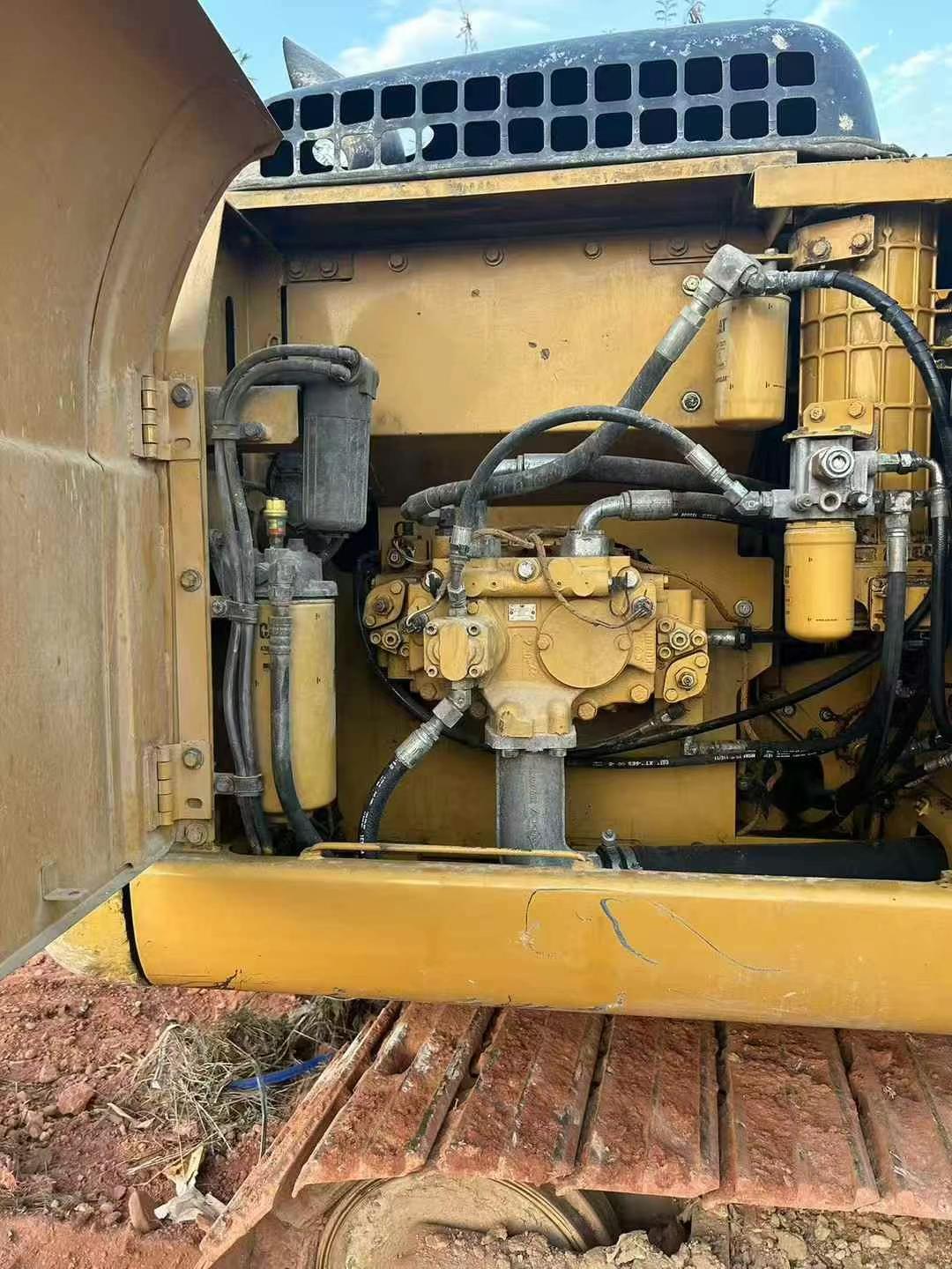 Buy Caterpillar 320D Used Excavator / 7 Used Caterpillar 320D Excavator 2017 Model / 7