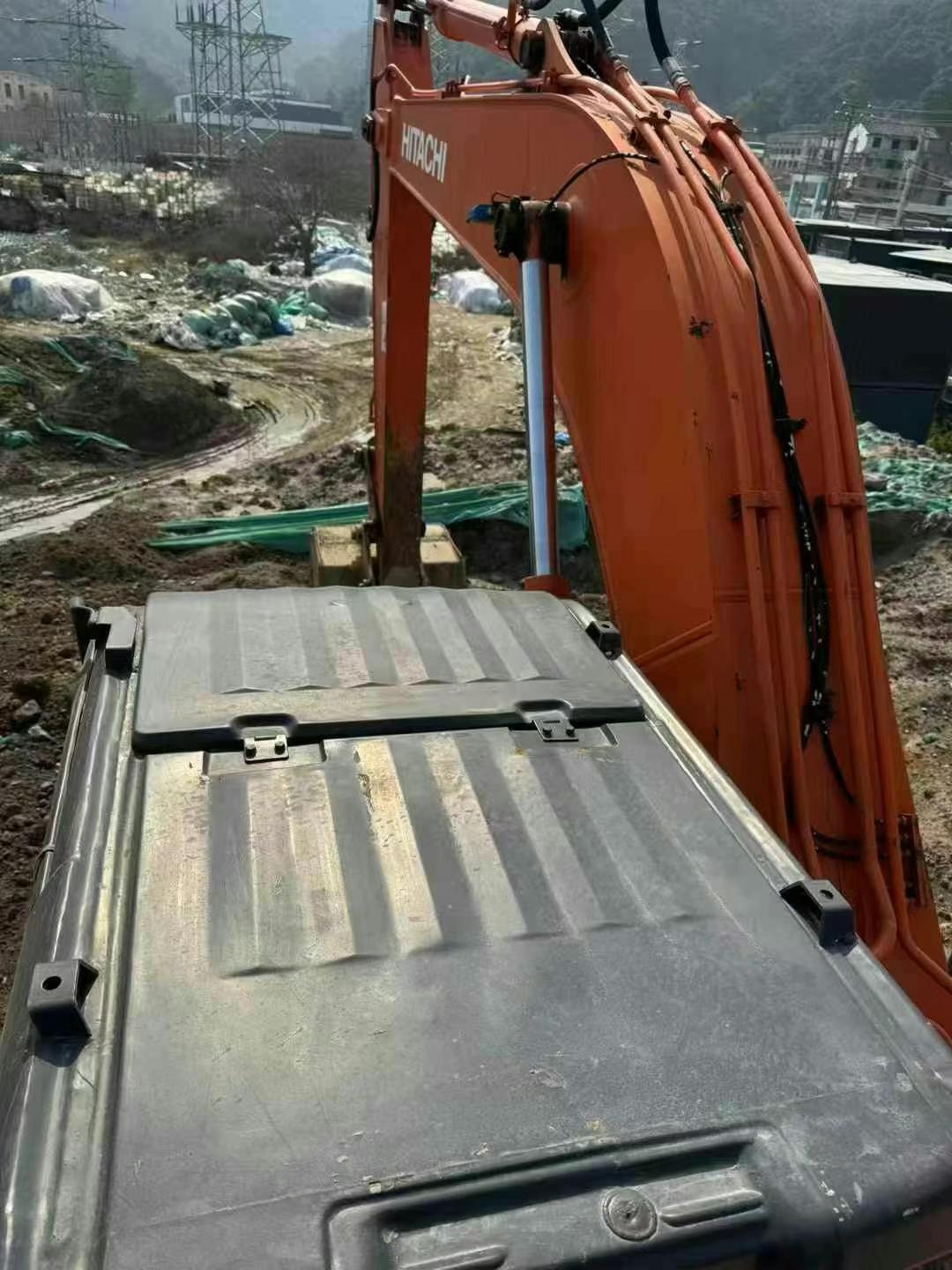 Buy Hitachi ZAXIS200 Used Excavator / 9 Used Hitachi ZAXIS200 Excavator 2016 Model / 9