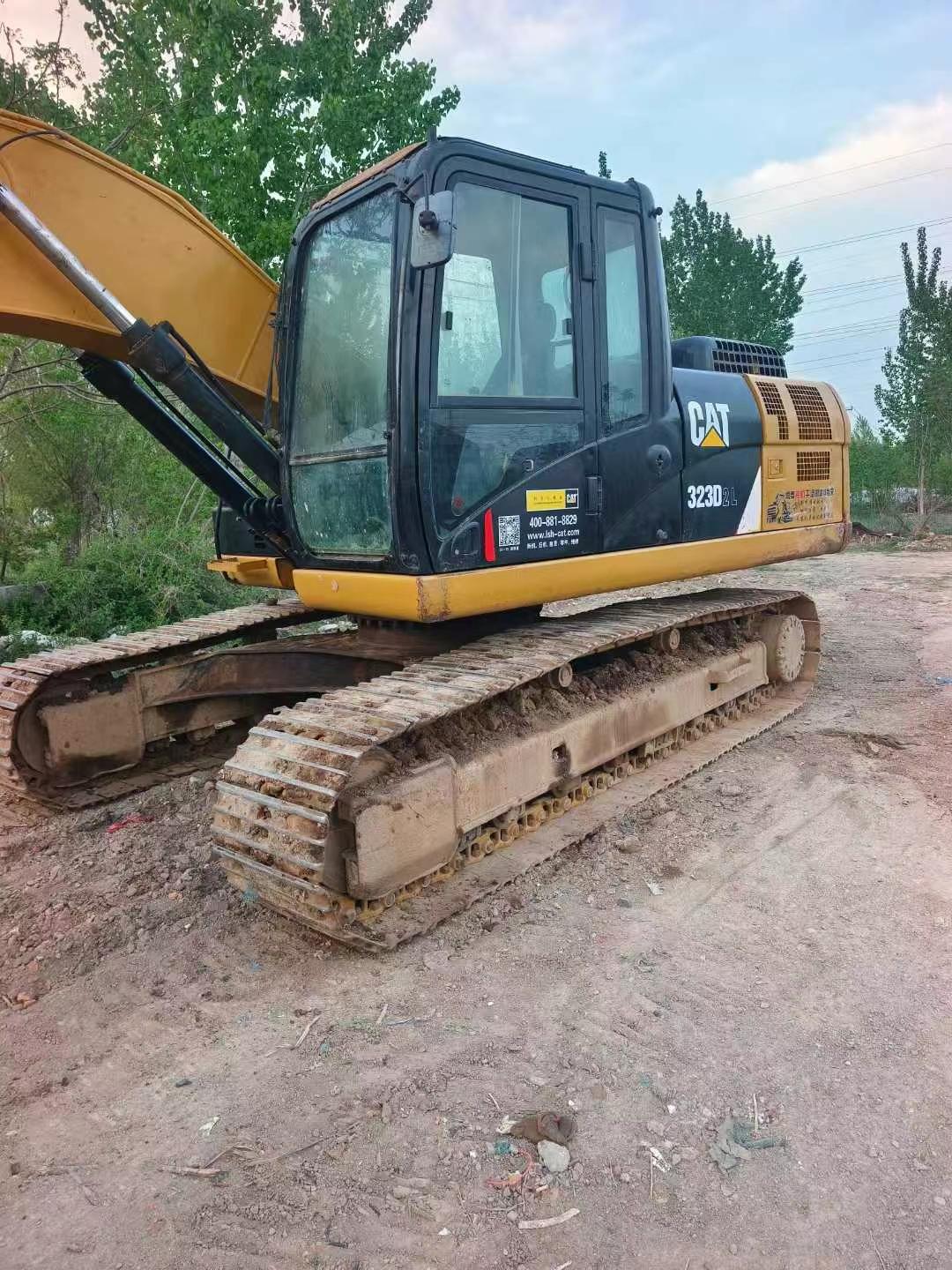 Buy Caterpillar 323D2L Used Excavator / 3 Used Caterpillar 323D2L Excavator 2014 Model / 3