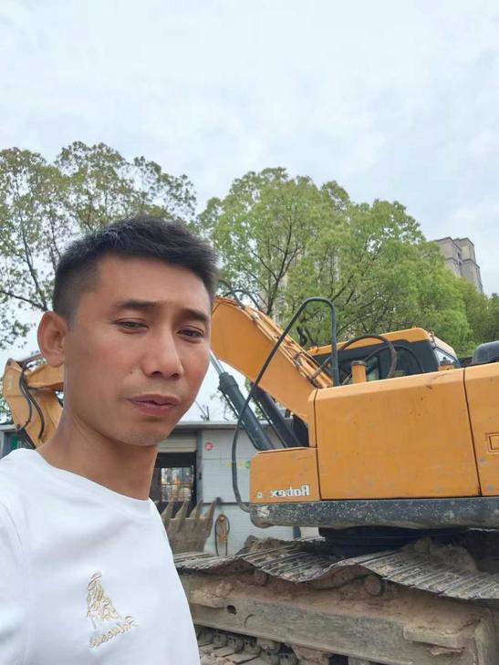 Buy Hyundai R215VSN Used Excavator / 1