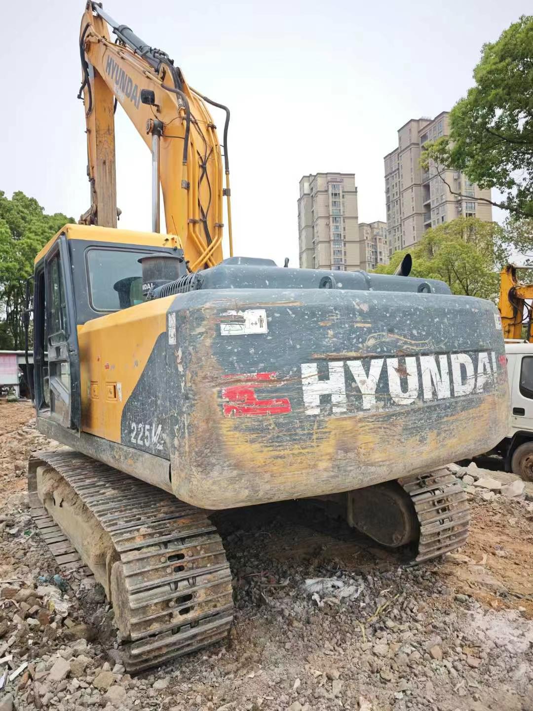 Buy Hyundai R215VSN Used Excavator / 3 Used Hyundai R215VSN Excavator 2017 Model / 3