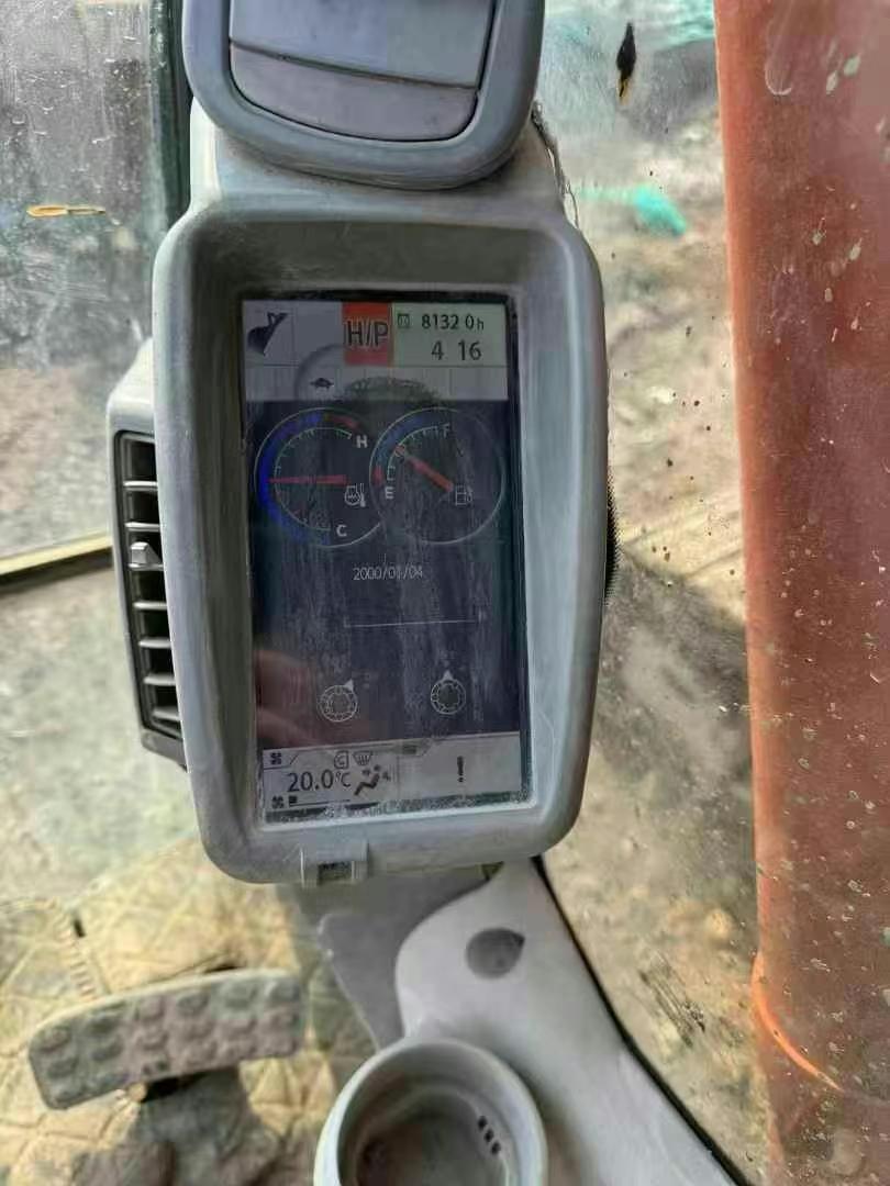 Buy Hitachi ZAXIS200 Used Excavator / 1