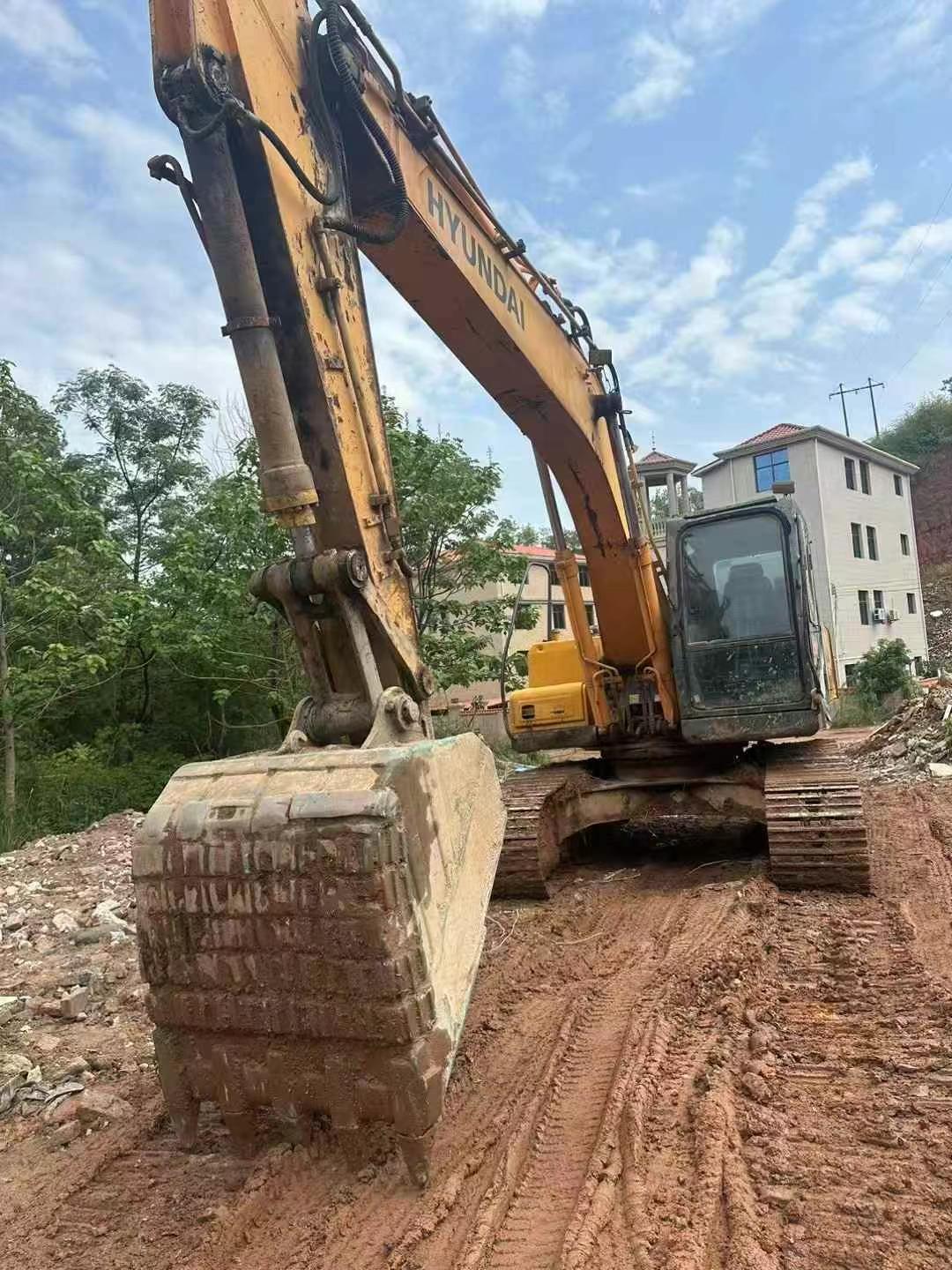 Buy Hyundai R215-7 Used Excavator / 4 Used Hyundai R215-7 Excavator 2016 Model / 4