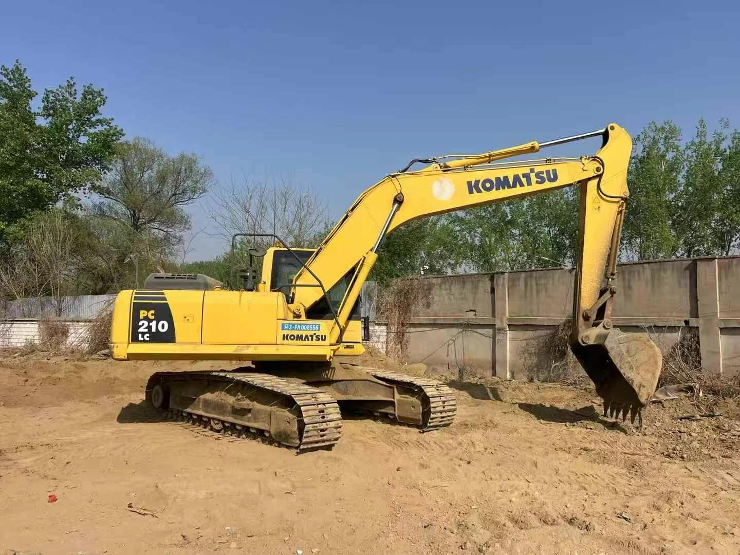 Buy Komatsu PC210 Used Excavator / 2 Used Komatsu PC210 Excavator 2016 Model / 2