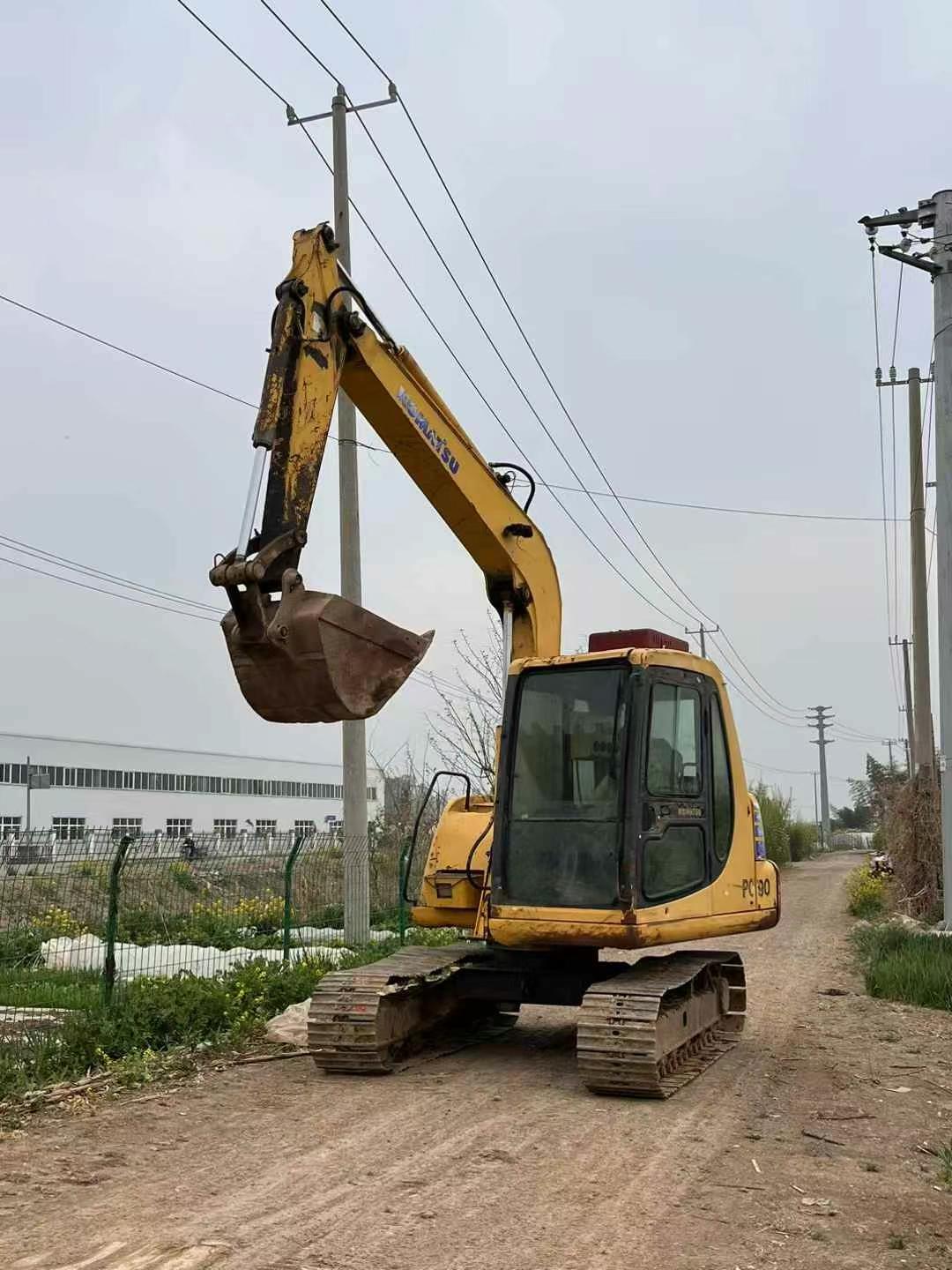 Buy Komatsu PC60-7 Used Excavator / 1