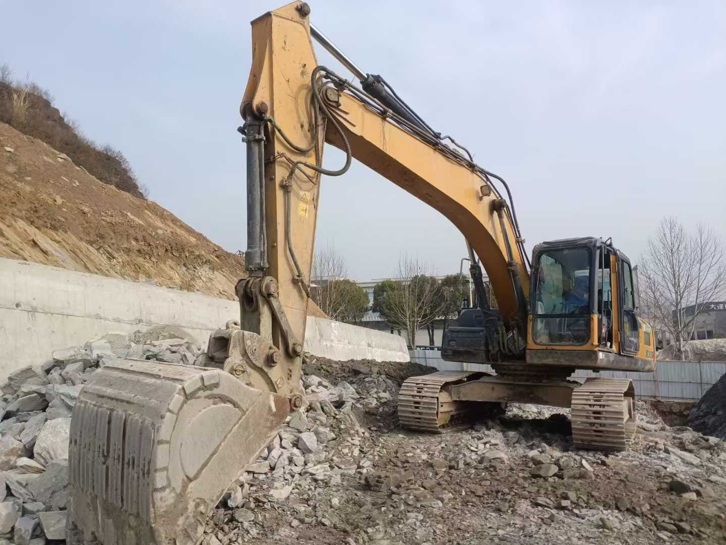 Buy XCMG XE215 Used Excavator / 3 Used XCMG XE215 Excavator 2018 Model / 3