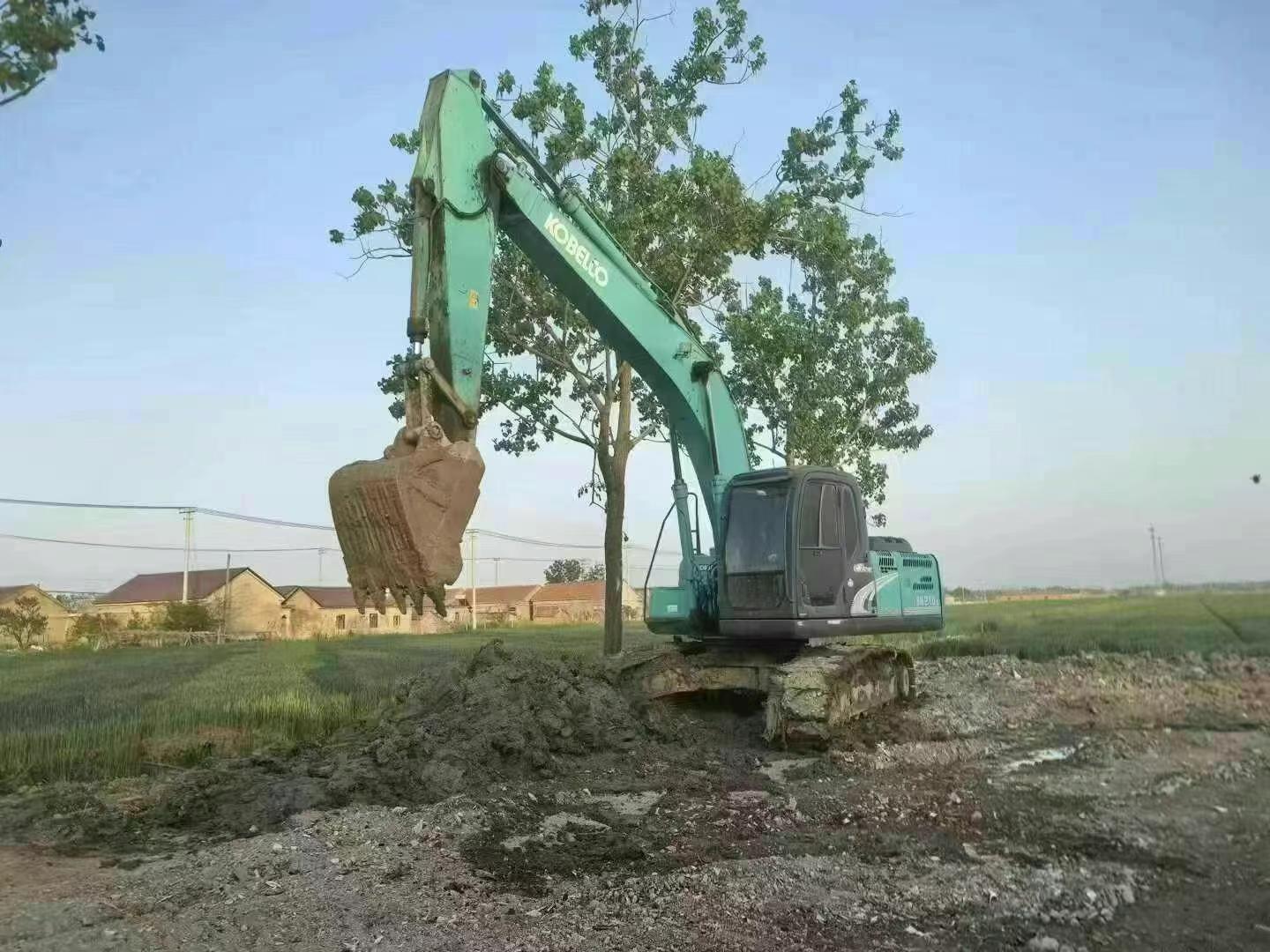 Buy Kobelco SK210 Used Excavator / 1