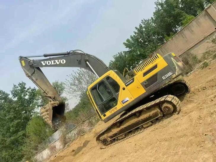 Buy Volvo EC240 Used Excavator / 1