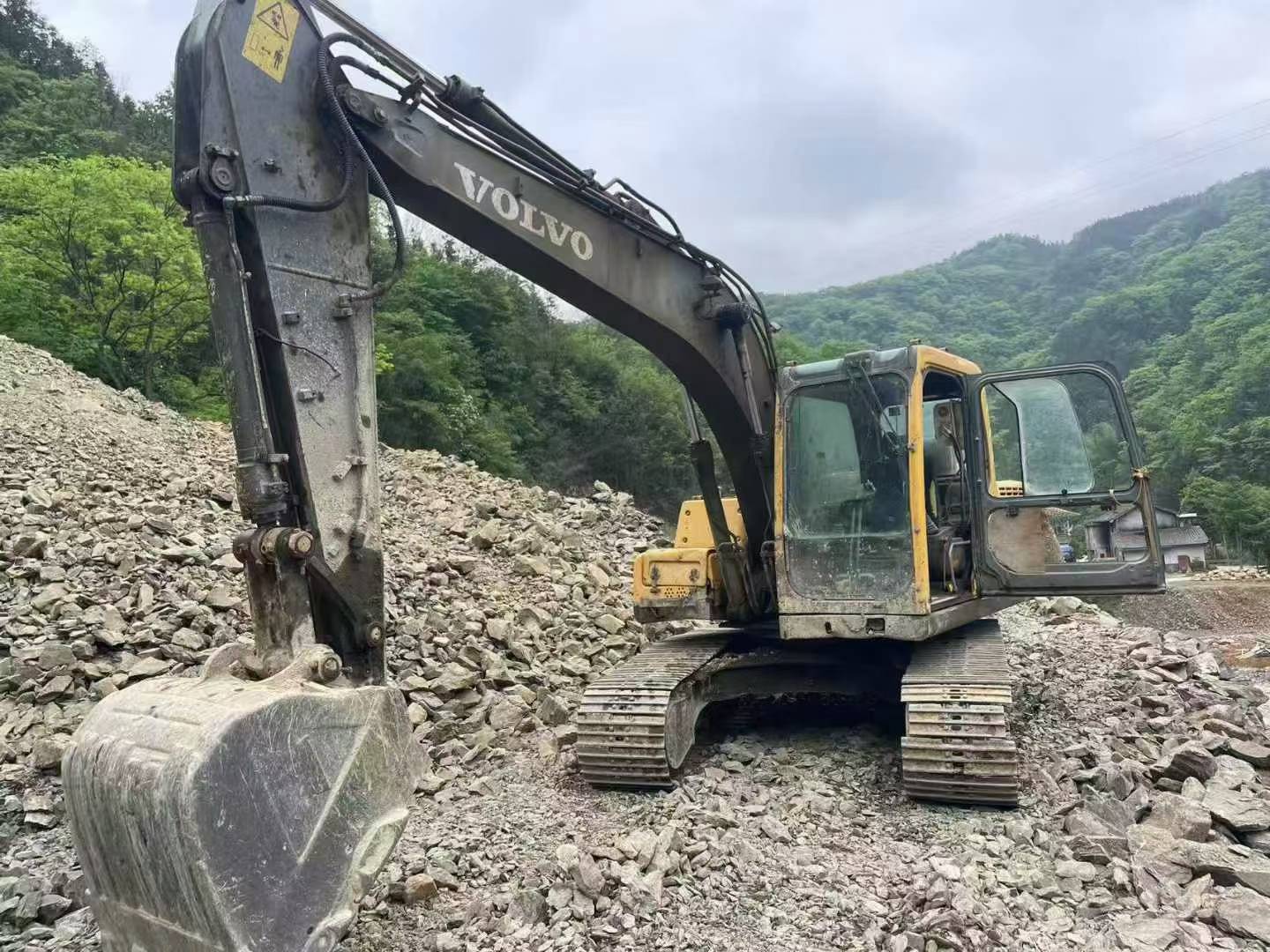 Buy Volvo EC140 Used Excavator / 3 Used Volvo EC140 Excavator 2014 Model / 3