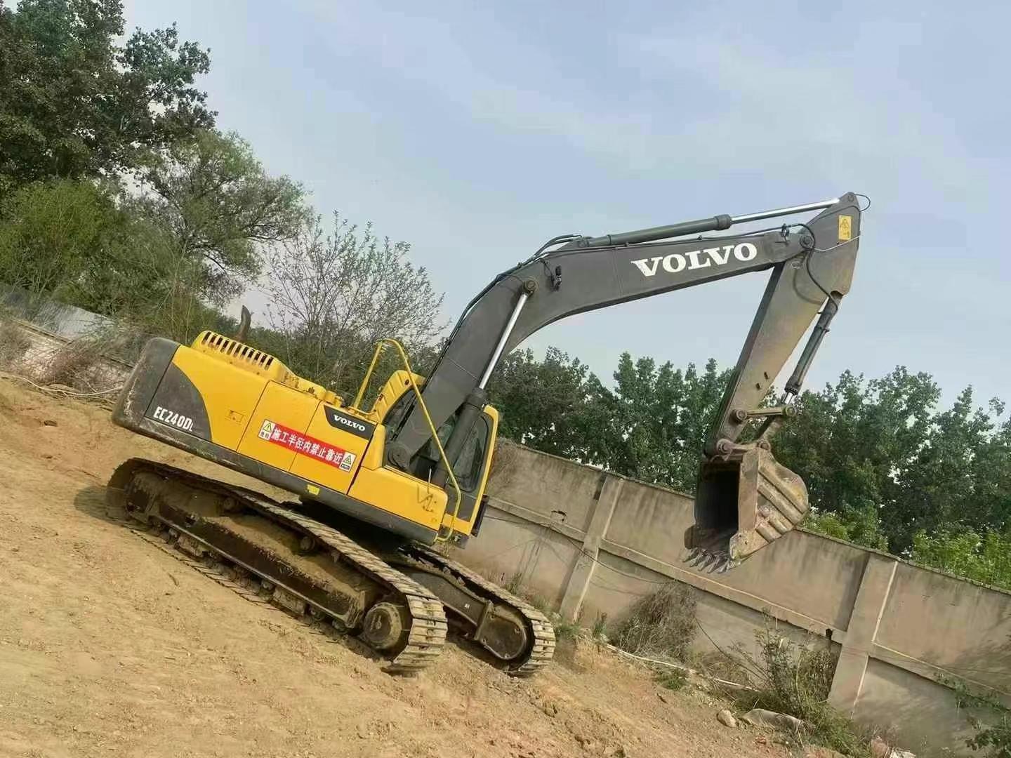 Buy Volvo EC240 Used Excavator / 6 Used Volvo EC240 Excavator 2016 Model / 6