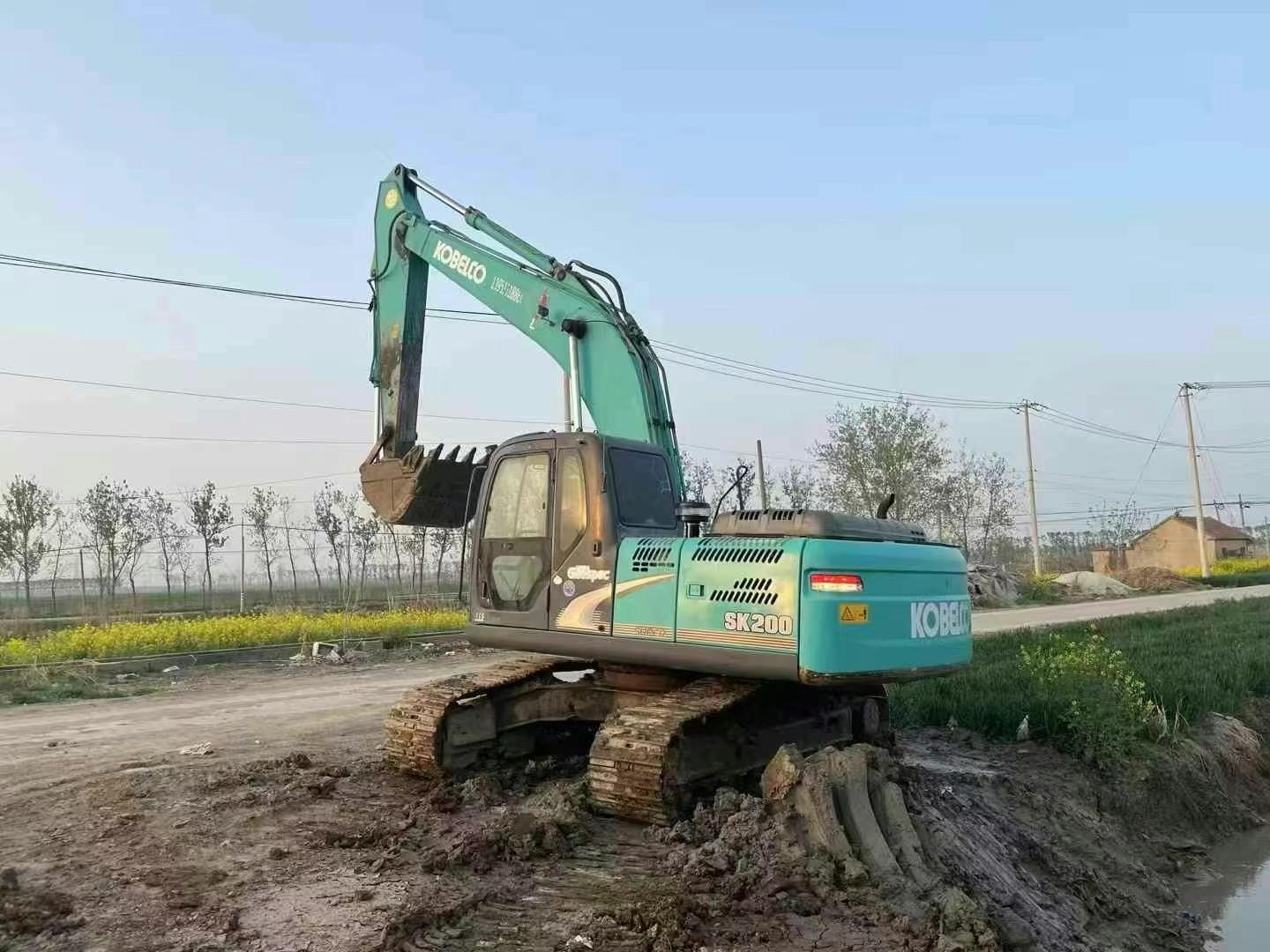 Buy Kobelco SK200-8 Used Excavator / 2 Used Kobelco SK200-8 Excavator 2011 Model / 2