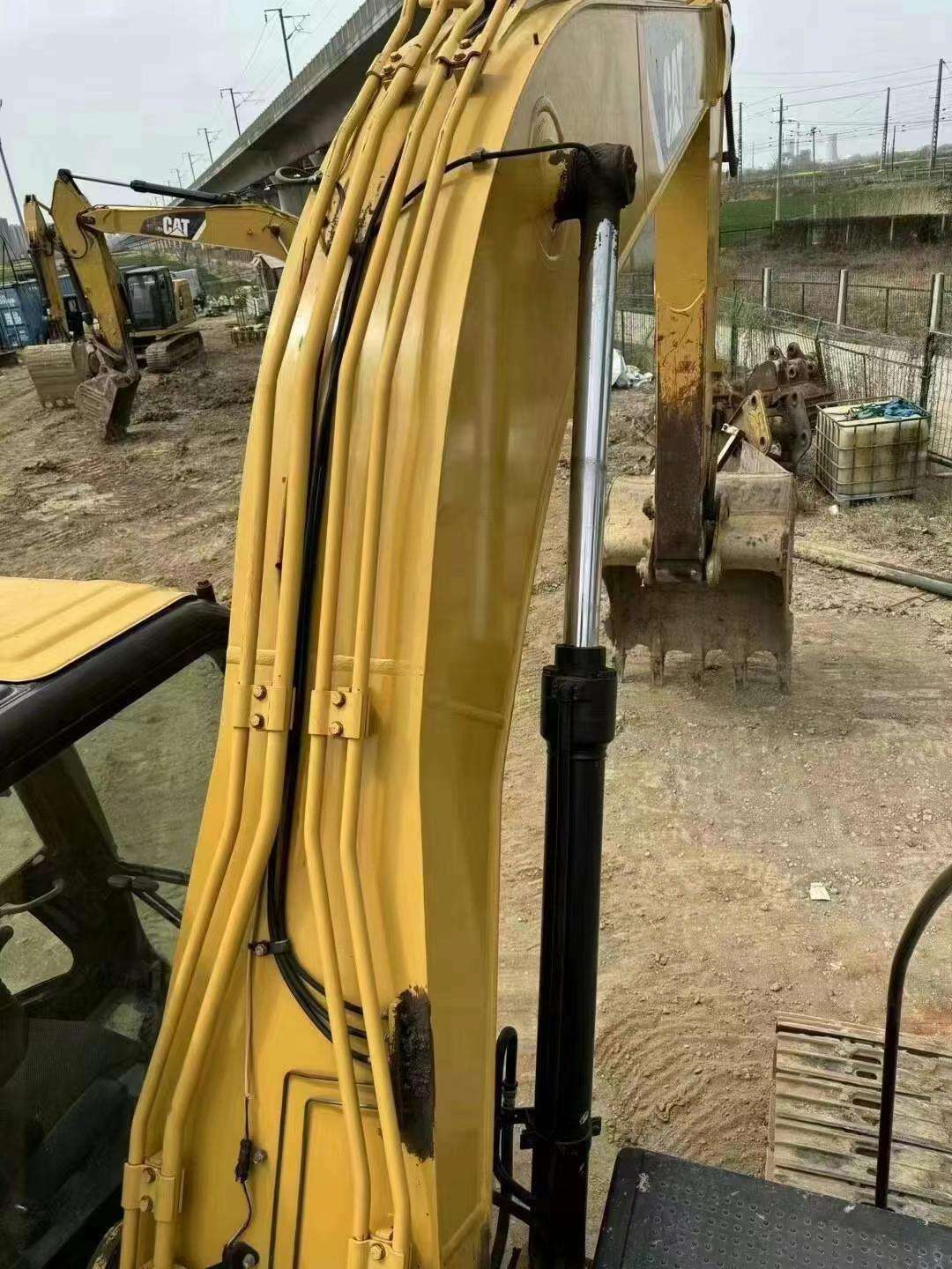 Buy Caterpillar 323D2L Used Excavator / 4 Used Caterpillar 323D2L Excavator 2014 Model / 4