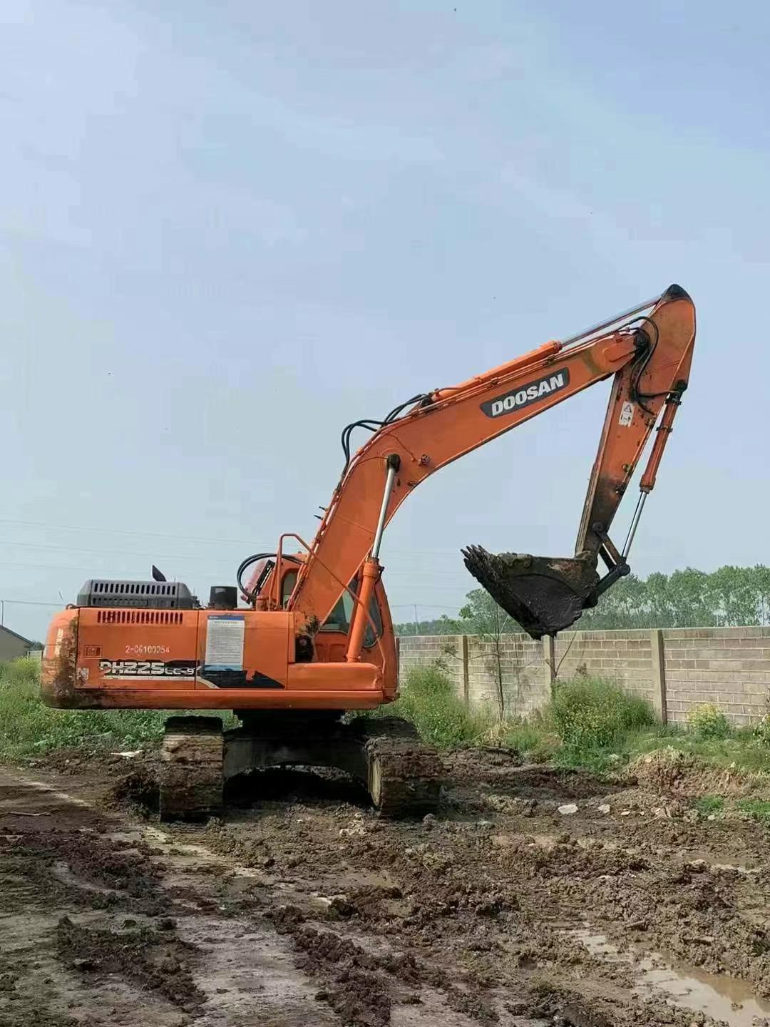 Buy Doosan DX15 Used Excavator / 1