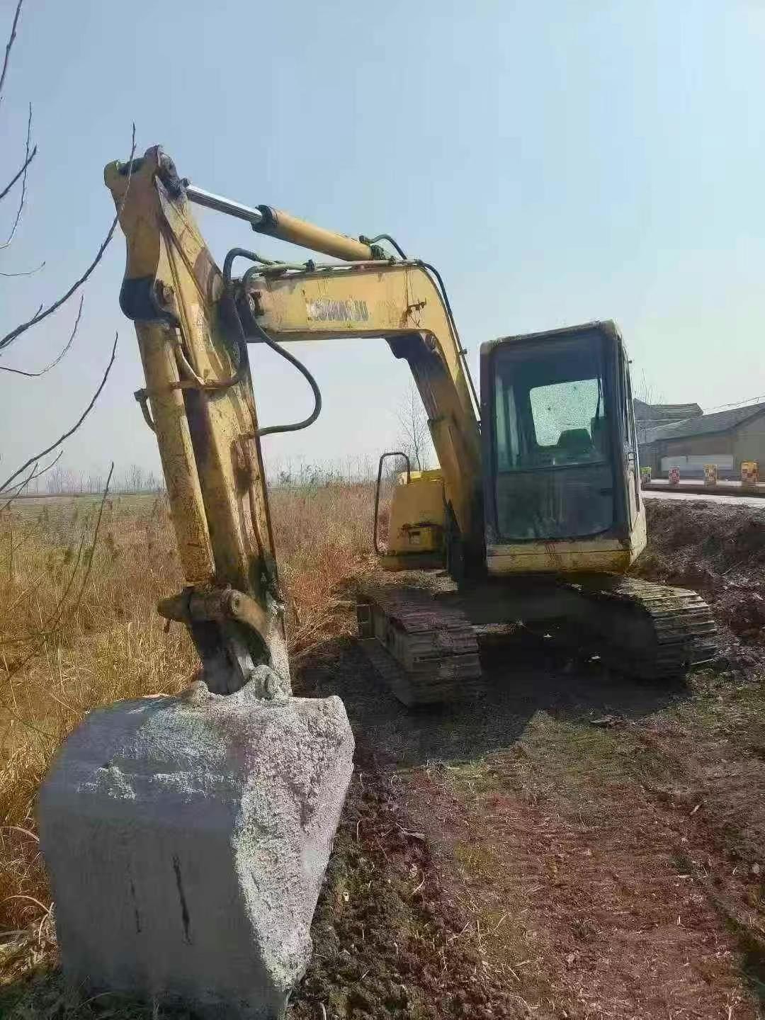 Buy Komatsu PC60-7 Used Excavator / 4 Used Komatsu PC60-7 Excavator 2010 Model / 4