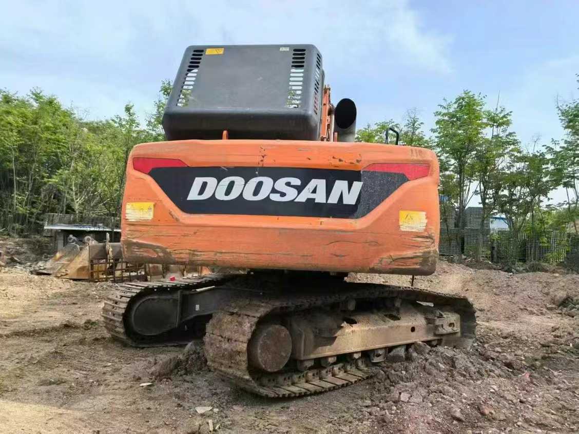 Buy Doosan DH200-3 Used Excavator / 1