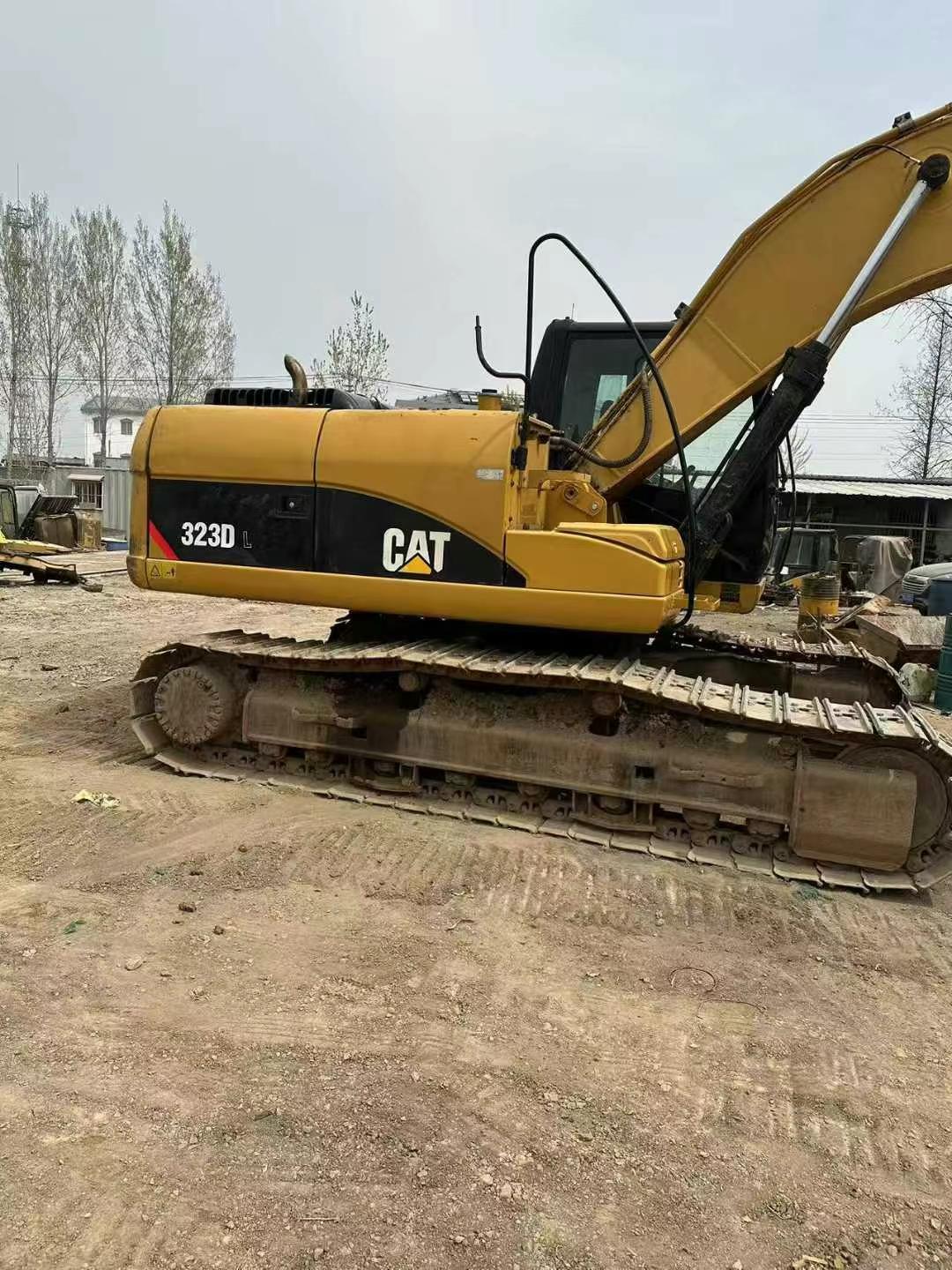 Buy Caterpillar 323DL Used Excavator / 1