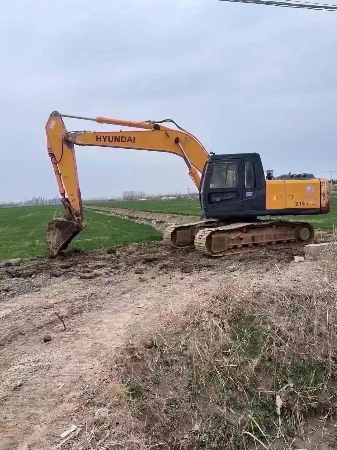 Buy Hyundai R215-7 Used Excavator / 1